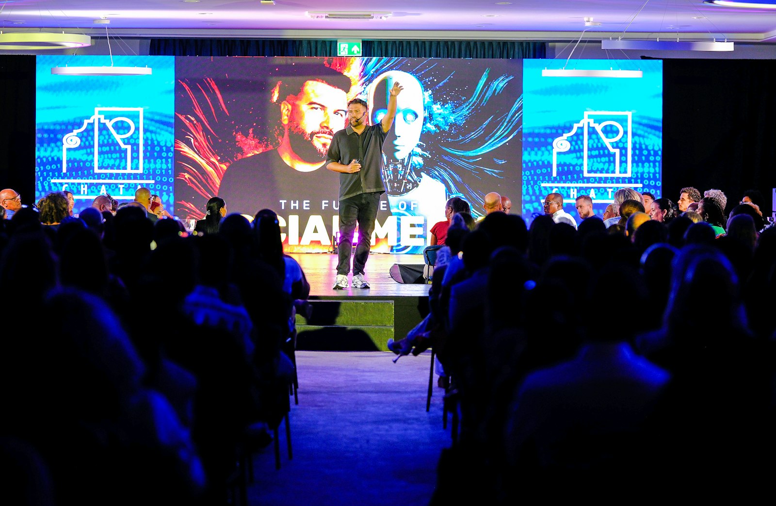 Evento académico y cinematográfico con público